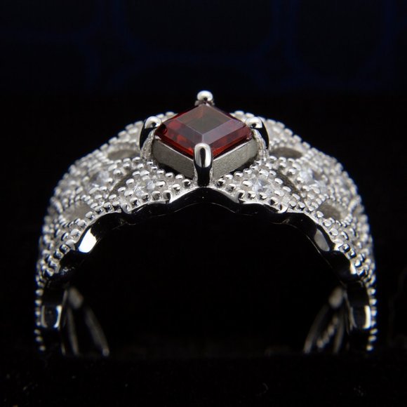 Natural Garnet Sterling Silver Ring - Picture 3 of 3